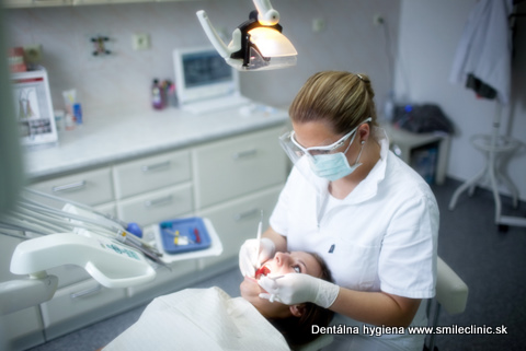 praca dentalnej hygienicky-1